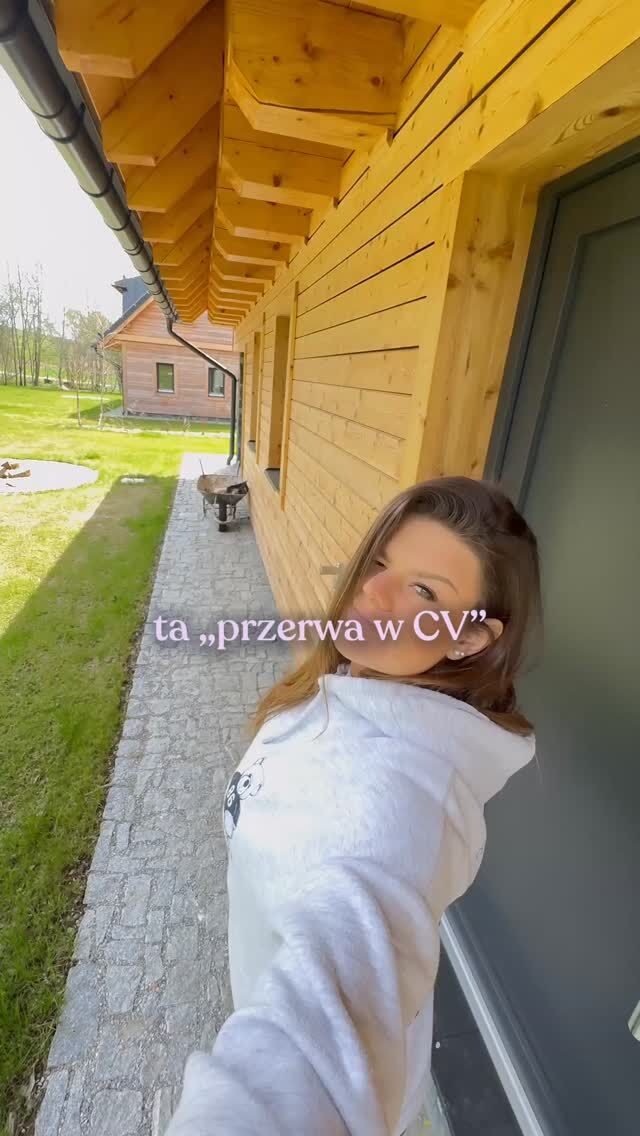 Rodzicielstwo: najtrudniejsza, najpiękniejsza i jednocześnie najbardziej satysfakcjonująca praca na świecie. 🥹💜💫