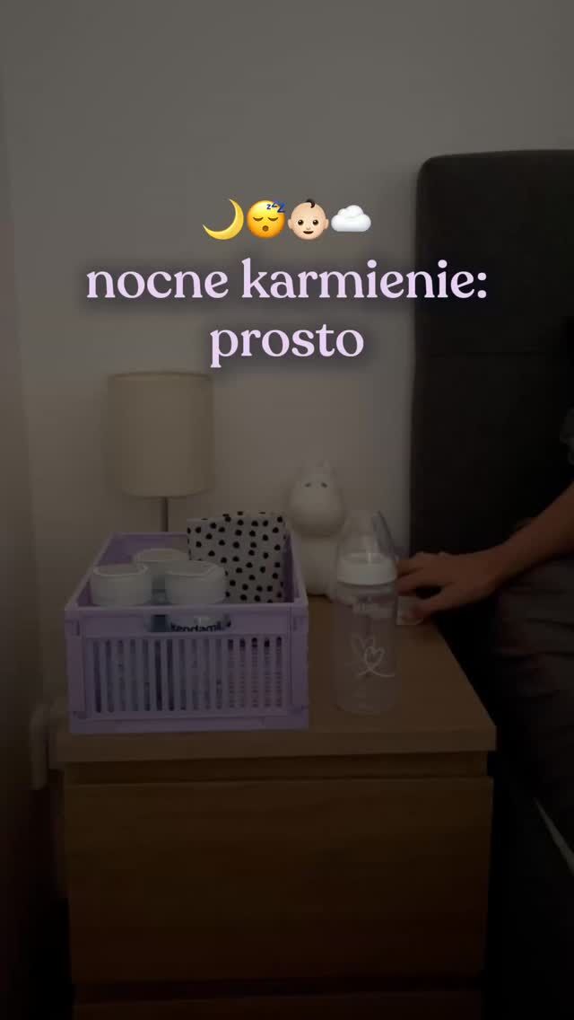 Rodzicielstwo samo w sobie nie jest łatwe… a szczególnie nie w środku nocy. 🌙 Na nocne katastrofy z pieluchą o 2 nad ranem przepisu wprawdzie nie mamy 😅, ale z przygotowaniem mleka możemy pomóc!

Nasze płynne mleka są już gotowe do użycia – żadnych miarek, żadnego liczenia, żadnego czekania na przegotowaną wodę. Wystarczy przelać do butelki, nakarmić i (miejmy nadzieję) zasnąć ponownie. 🍼💤

A jak to wygląda u Ciebie? Masz swój trik na nocne karmienia? 💫 Napisz nam w komentarzu! 🫶

Ważna informacja: Karmienie piersią jest najlepszym sposobem żywienia. Mleko modyfikowane powinno być stosowane wyłącznie po konsultacji z lekarzem. Sposób użycia i dodatkowe informacje znajdują się na opakowaniu. Środek spożywczy specjalnego przeznaczenia żywieniowego.